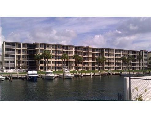 104 Paradise Harbour, North Palm Beach, FL 33408