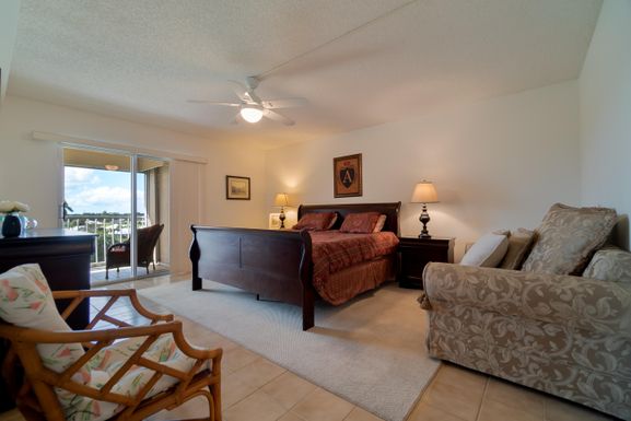 300 John F Kennedy, Atlantis, FL 33462