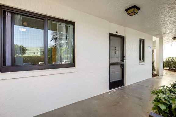 3138 Via Poinciana 117, Lake Worth, FL 33467