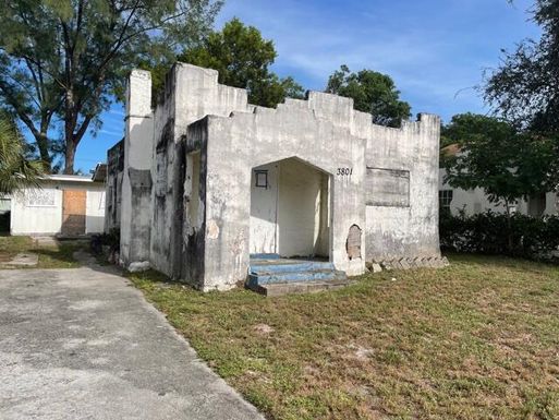 3801 Greenwood, West Palm Beach, FL 33407