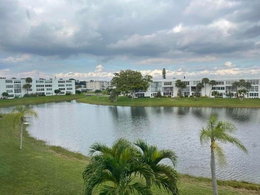 306 Wellington L, West Palm Beach, FL 33417