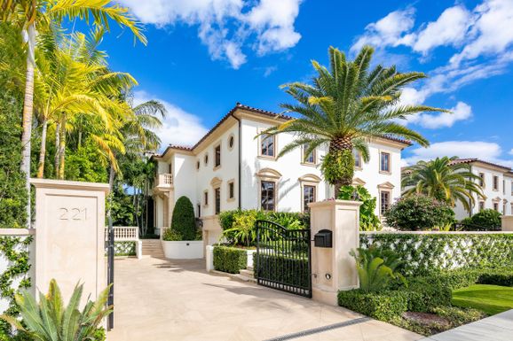 221 Brazilian, Palm Beach, FL 33480