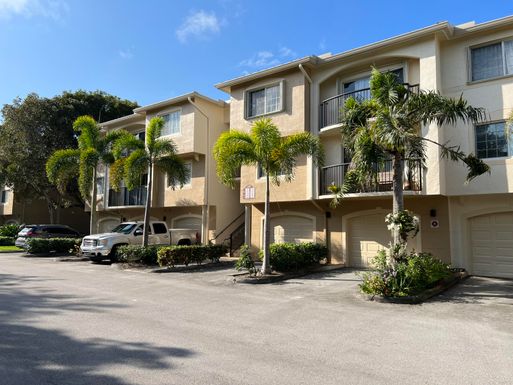 500 Crestwood, Royal Palm Beach, FL 33411