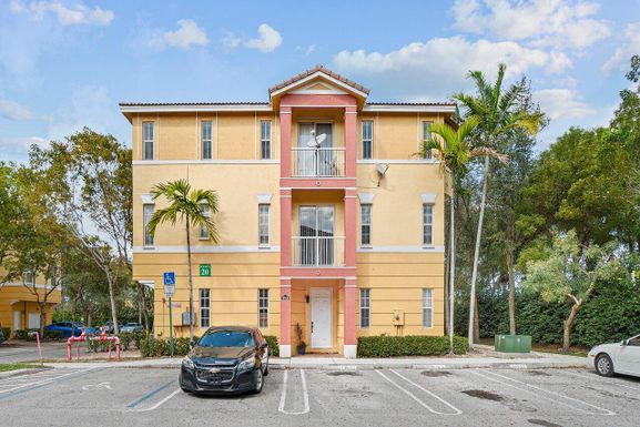 2048 Shoma, Royal Palm Beach, FL 33414