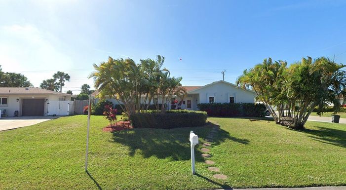 9799 Daisy, Palm Beach Gardens, FL 33410