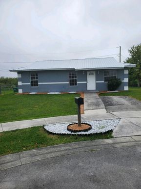 285 9th, South Bay, FL 33493