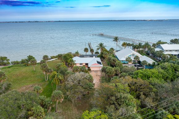 118 Sewalls Point, Sewalls Point, FL 34996