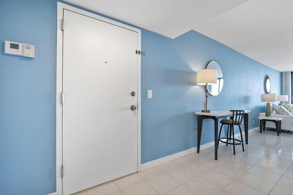 2425 Presidential, West Palm Beach, FL 33401