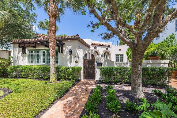 743 Biscayne, West Palm Beach, FL 33401
