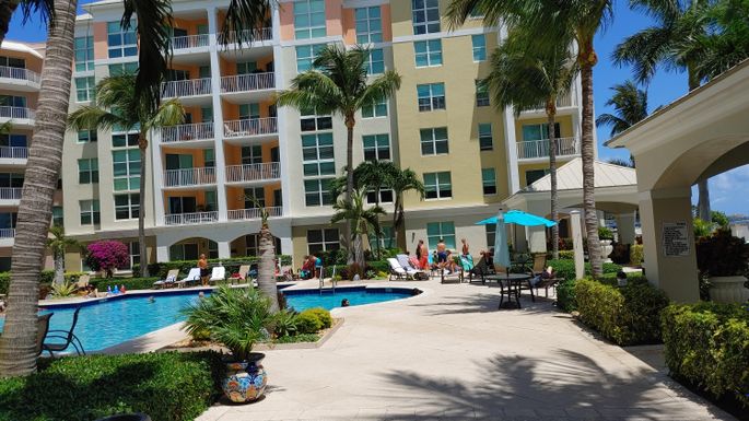 806 Windward, Lantana, FL 33462