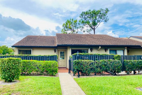 710 Sunny Pine, Greenacres, FL 33415