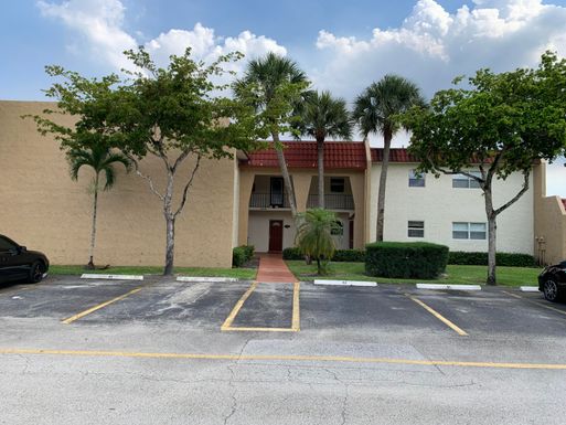 132 Lake Evelyn, West Palm Beach, FL 33411