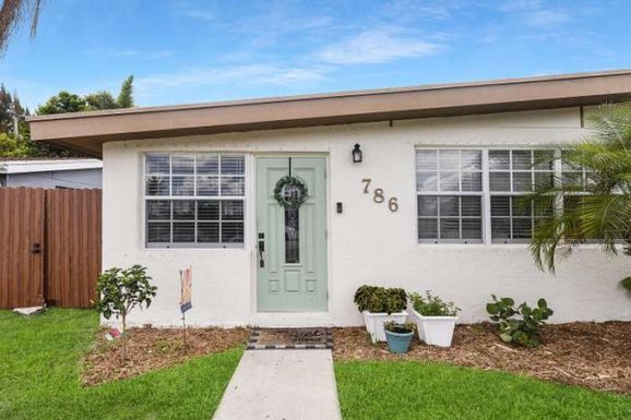 786 Camellia, Royal Palm Beach, FL 33411