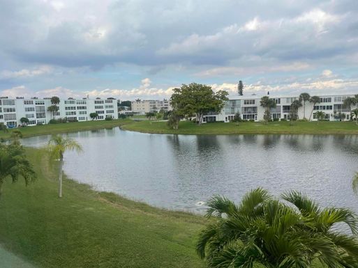 109 Wellington F, West Palm Beach, FL 33417