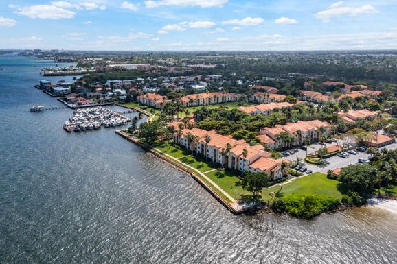 110 Yacht Club, Hypoluxo, FL 33462