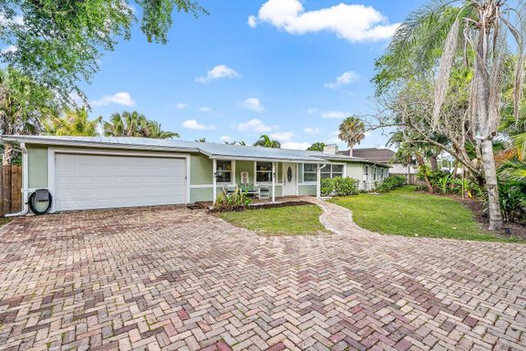 5692 Pennock Point, Jupiter, FL 33458