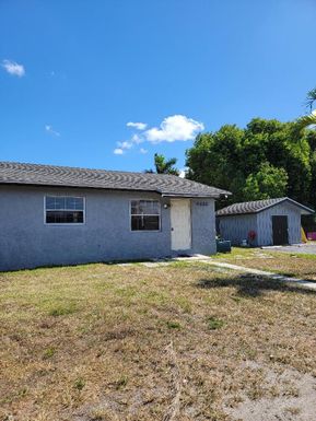 4998 Kirk, Atlantis, FL 33462