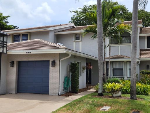 624 Deer Creek North Shore, Deerfield Beach, FL 33442