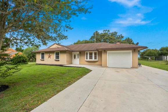 1785 Cody, Fort Pierce, FL 34945