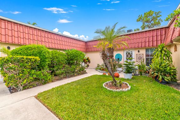 317 Cape Cod, Lake Worth, FL 33467