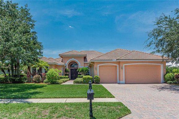 585 Caroline, Vero Beach, FL 32968