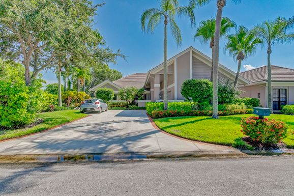 156 Coventry, Palm Beach Gardens, FL 33418