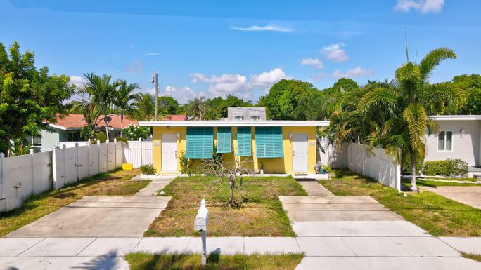 218 4th, Delray Beach, FL 33483