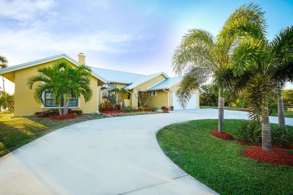 137 Queens, Hutchinson Island, FL 34949