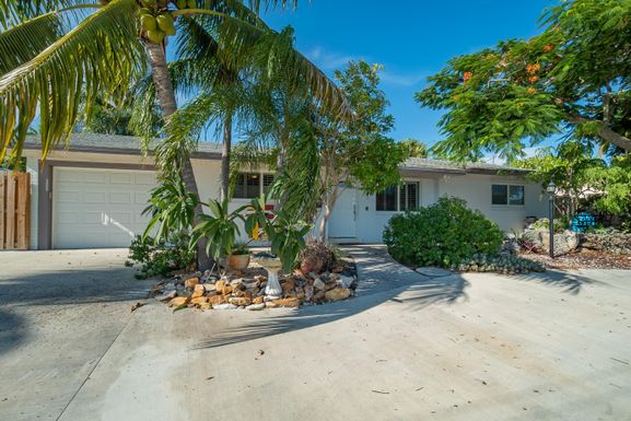 307 13th, Boynton Beach, FL 33435