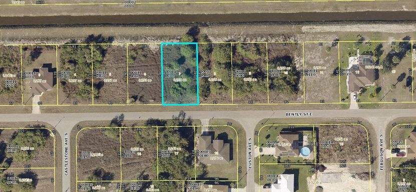 813 Bently, Lehigh Acres, FL 33974