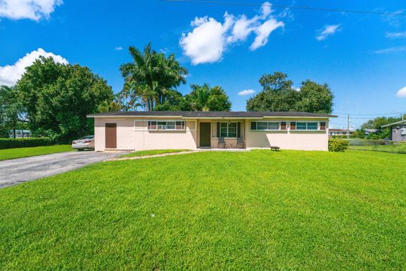 340 2nd, South Bay, FL 33493