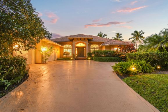 8725 Man O War, Palm Beach Gardens, FL 33418