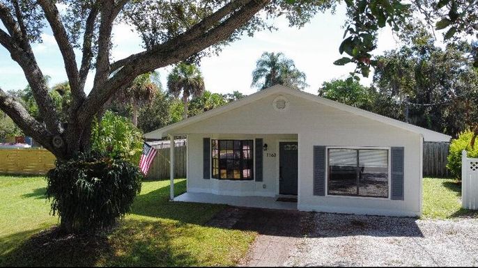 1568 24th, Vero Beach, FL 32960