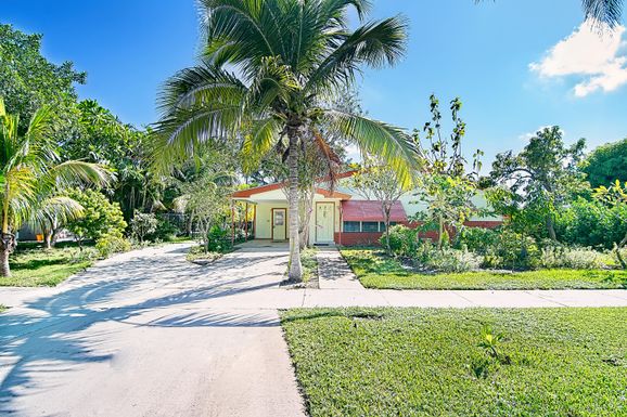 421 6th, Lake Park, FL 33403