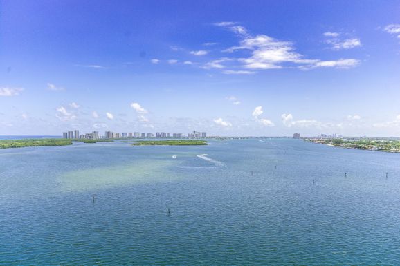 100 Lakeshore, North Palm Beach, FL 33408