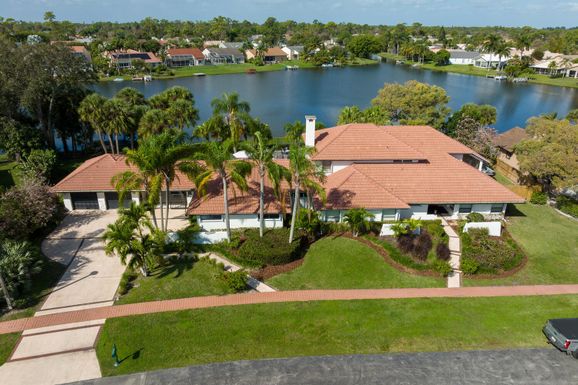 12698 Headwater, Wellington, FL 33414