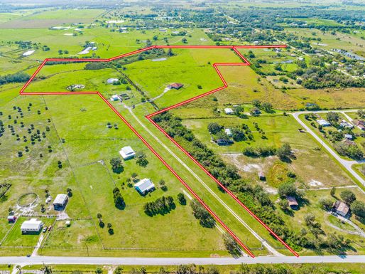 8446 12th, Okeechobee, FL 34972