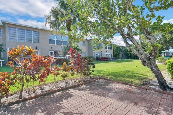 13916 Via Flora, Delray Beach, FL 33484