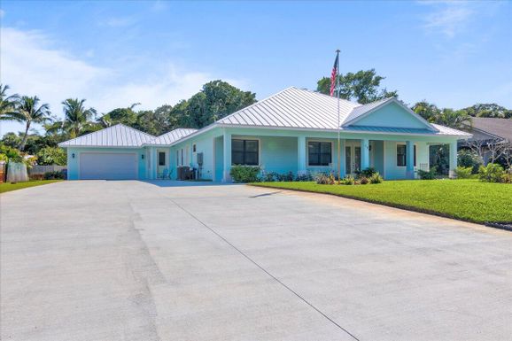 13 Perriwinkle, Sewalls Point, FL 34996