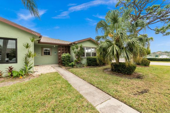 1722 Lakefront, Fort Pierce, FL 34982