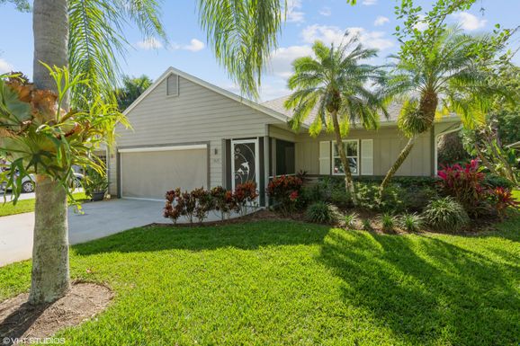 1925 Garden Grove, Vero Beach, FL 32962