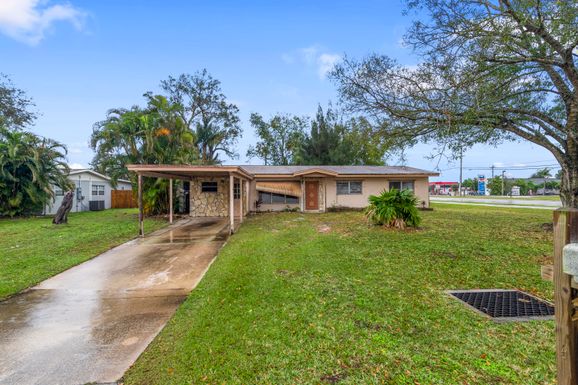 4804 Lakewood Park, Fort Pierce, FL 34951