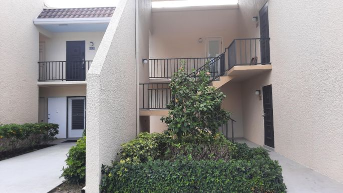 1701 Presidential, West Palm Beach, FL 33401