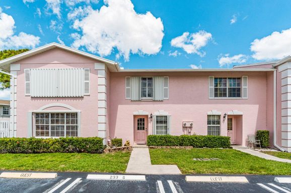 233 Foxtail, Greenacres, FL 33415