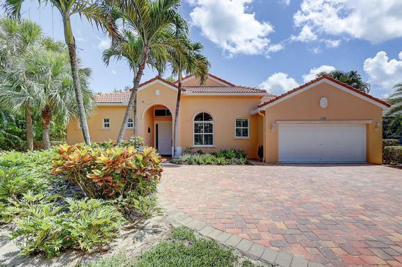 145 Magnolia, Tequesta, FL 33469