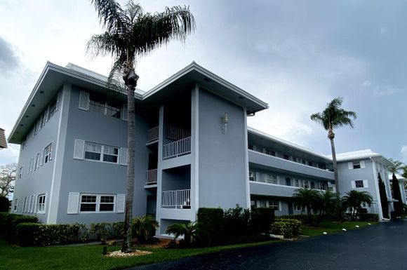 157 Atlantis, Atlantis, FL 33462