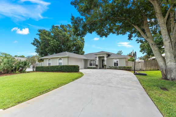 3815 6th, Vero Beach, FL 32968