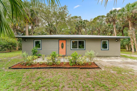 6868 Center, Okeechobee, FL 34974