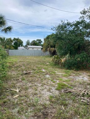 4669 May, Stuart, FL 34997