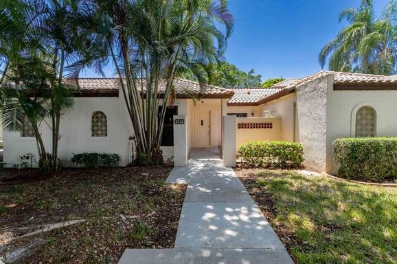 3113 Kingswood, Boca Raton, FL 33431